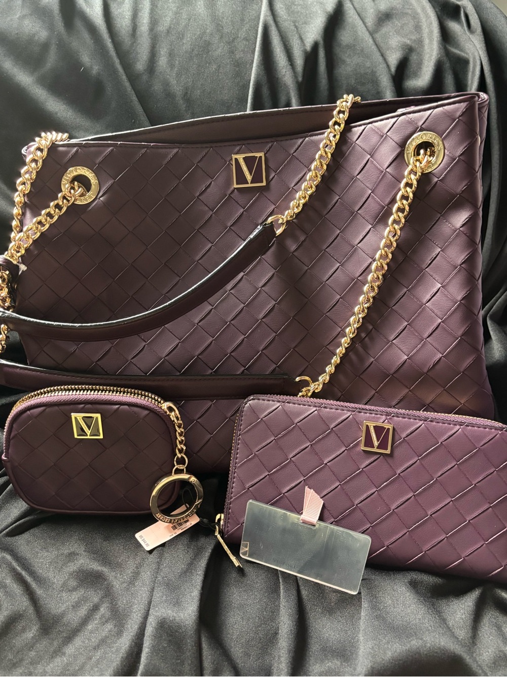 3-Piece SET Victoria "V" Shoulder Bag w/ Wallet, Coin Purse/Card/Key Holder NWT